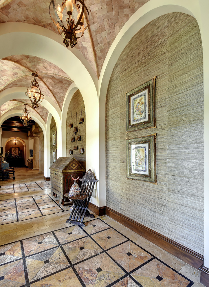 Transitional home design photo in Austin