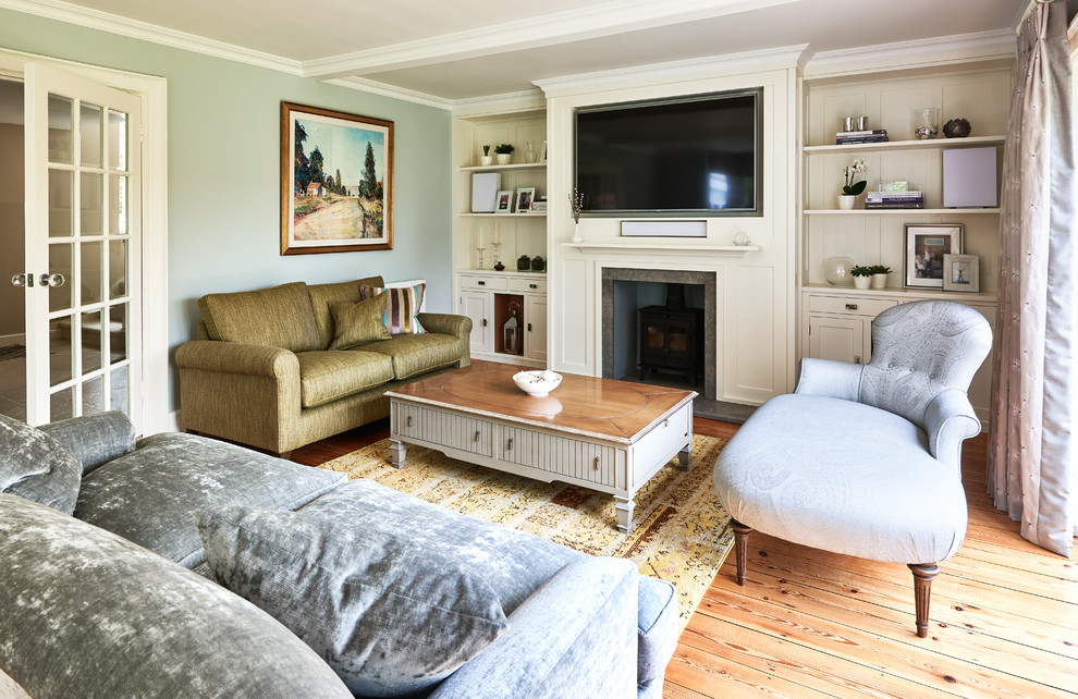 Design ideas for a transitional living room in Berkshire.