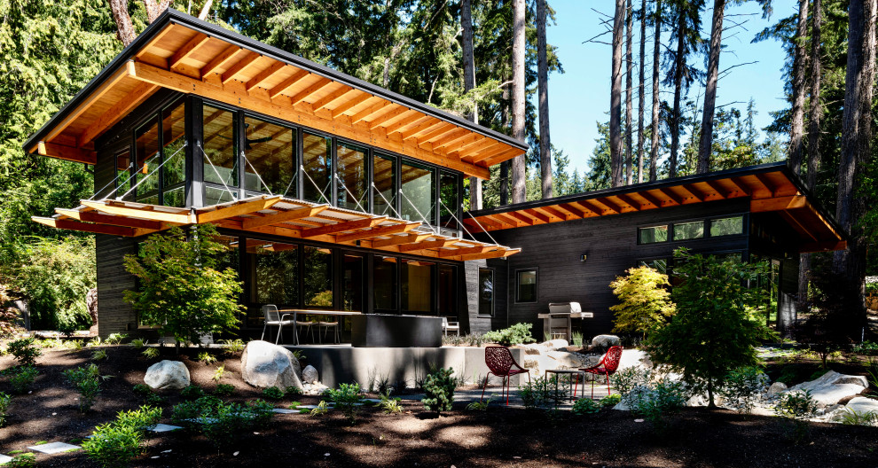 Childhood memories, weaving hobby inspire L-shaped Minneapolis house