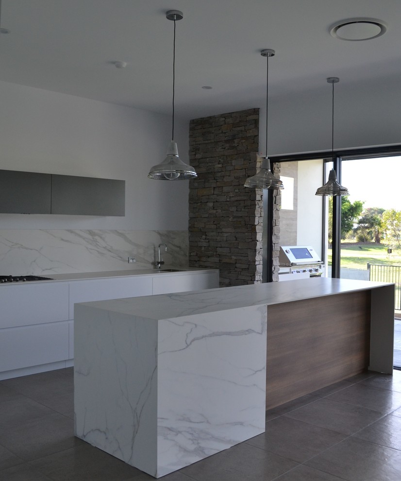 Modern kitchen in Gold Coast - Tweed.
