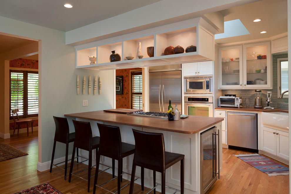 Transitional kitchen photo in Austin
