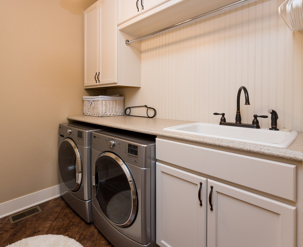 Inspiration for a transitional laundry room in Cedar Rapids.