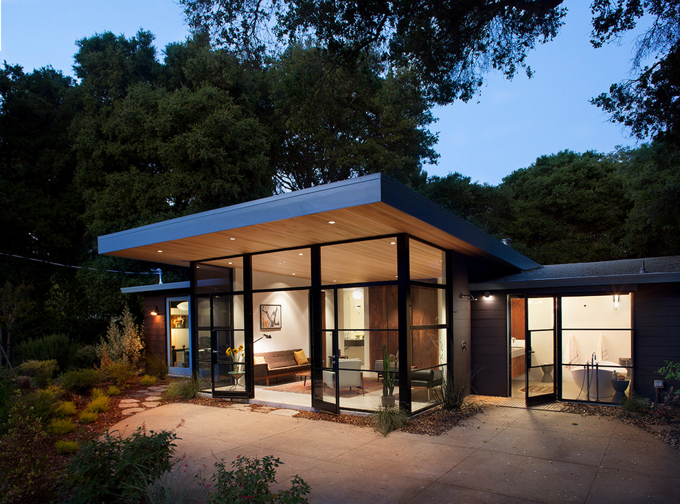 Photo of a midcentury one-storey glass exterior in San Francisco.
