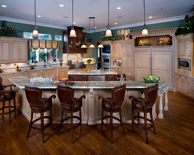 Traditional Two Toned Kitchen Traditional Kitchen Orlando