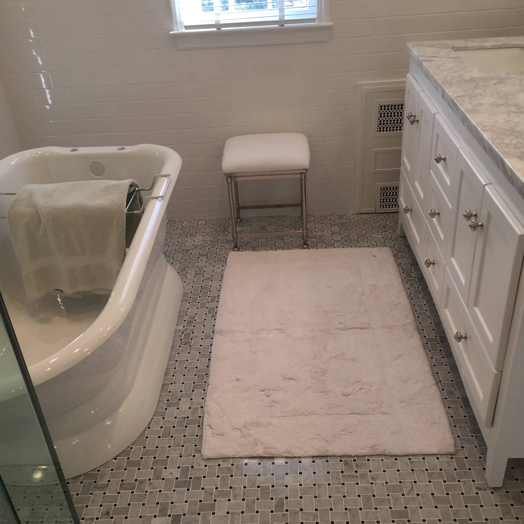 Mrs.Muhr master bathroom