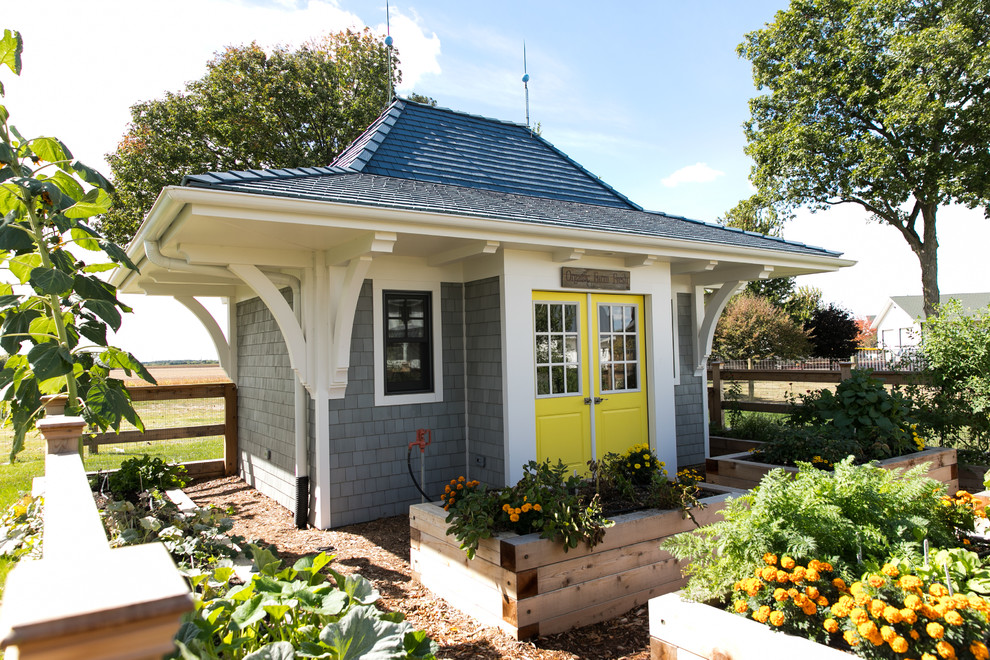 Design ideas for a mid-sized country shed and granny flat in Milwaukee.