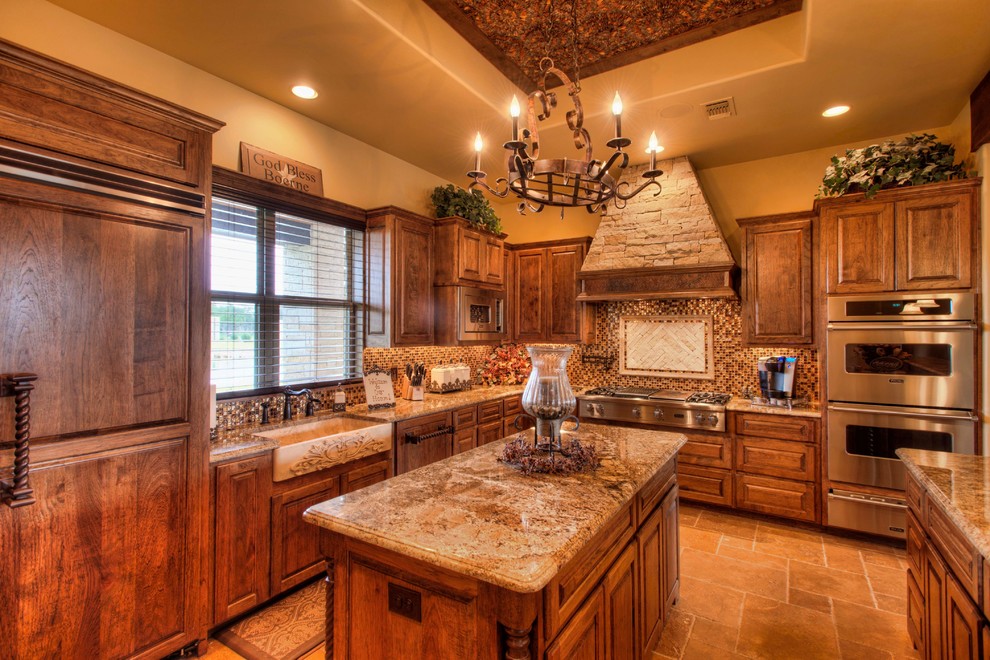 Kitchen - rustic kitchen idea in Austin