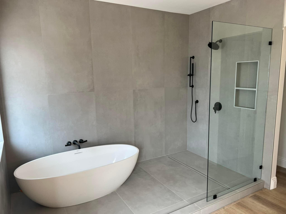Bathroom - transitional bathroom idea