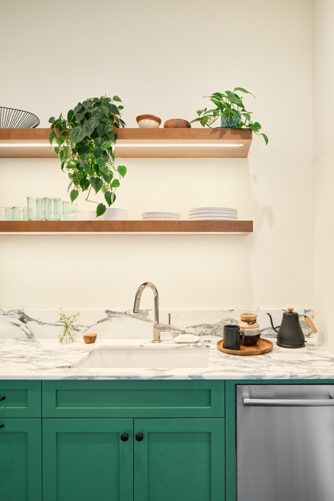 Transitional home design photo in Austin