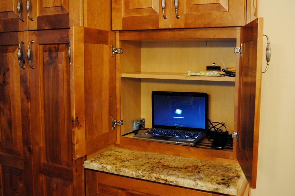 Kitchen - rustic kitchen idea in Philadelphia