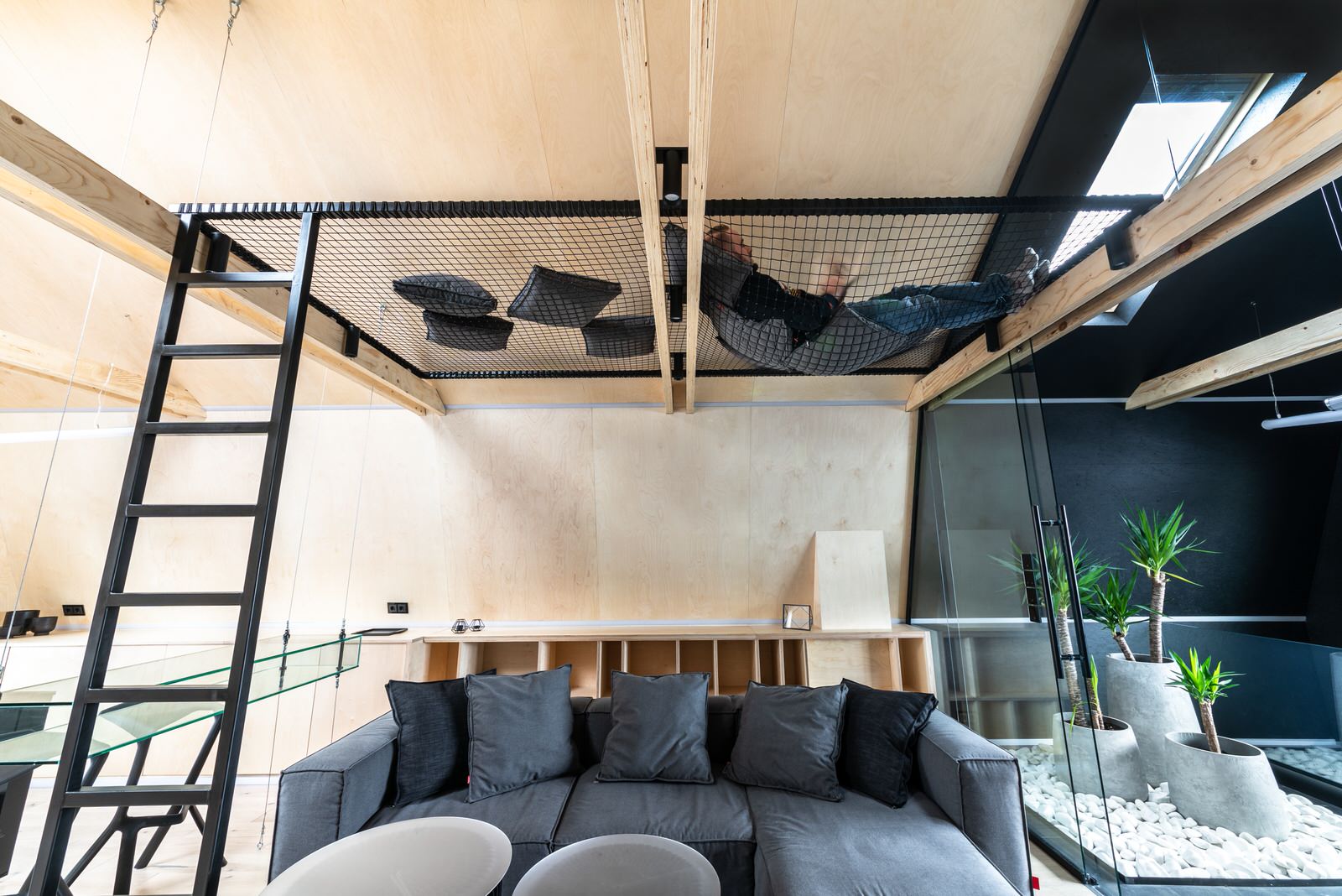 Две стороны одной мансарды