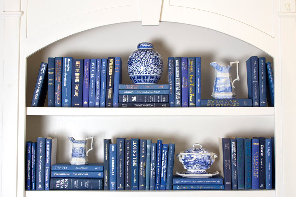 Living room - mid-sized transitional living room idea in Atlanta