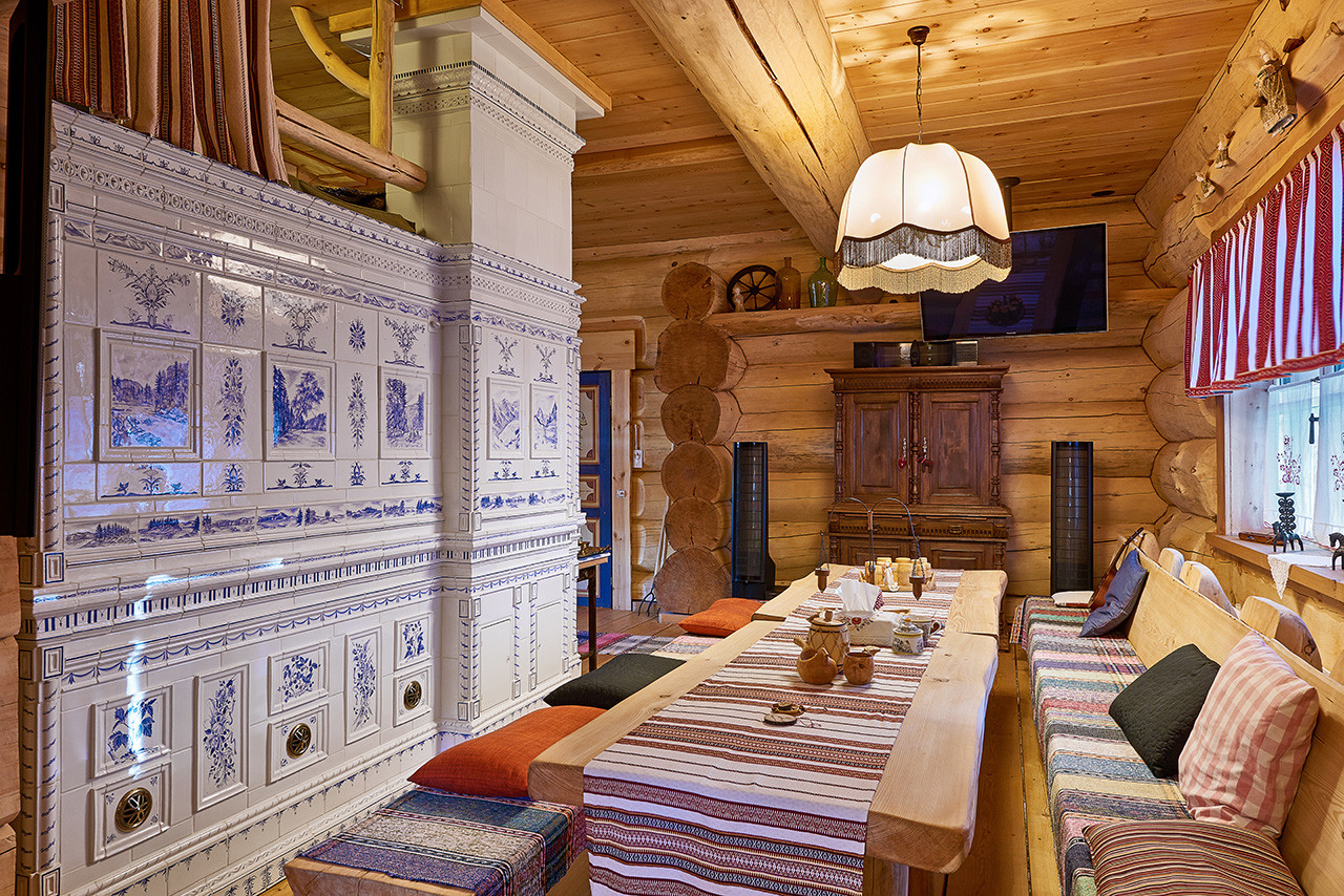 Интерьер деревянного дома в русском стиле