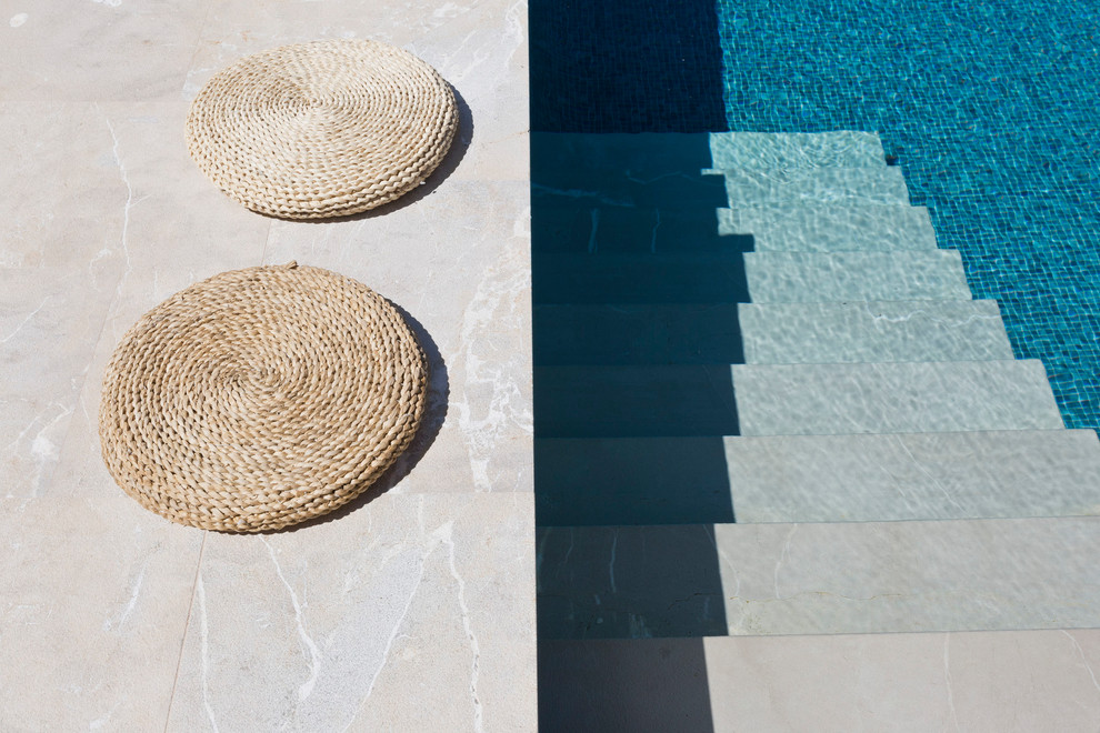 Design ideas for a contemporary pool.
