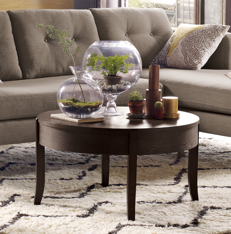 Inspiration for a modern home design remodel in New York