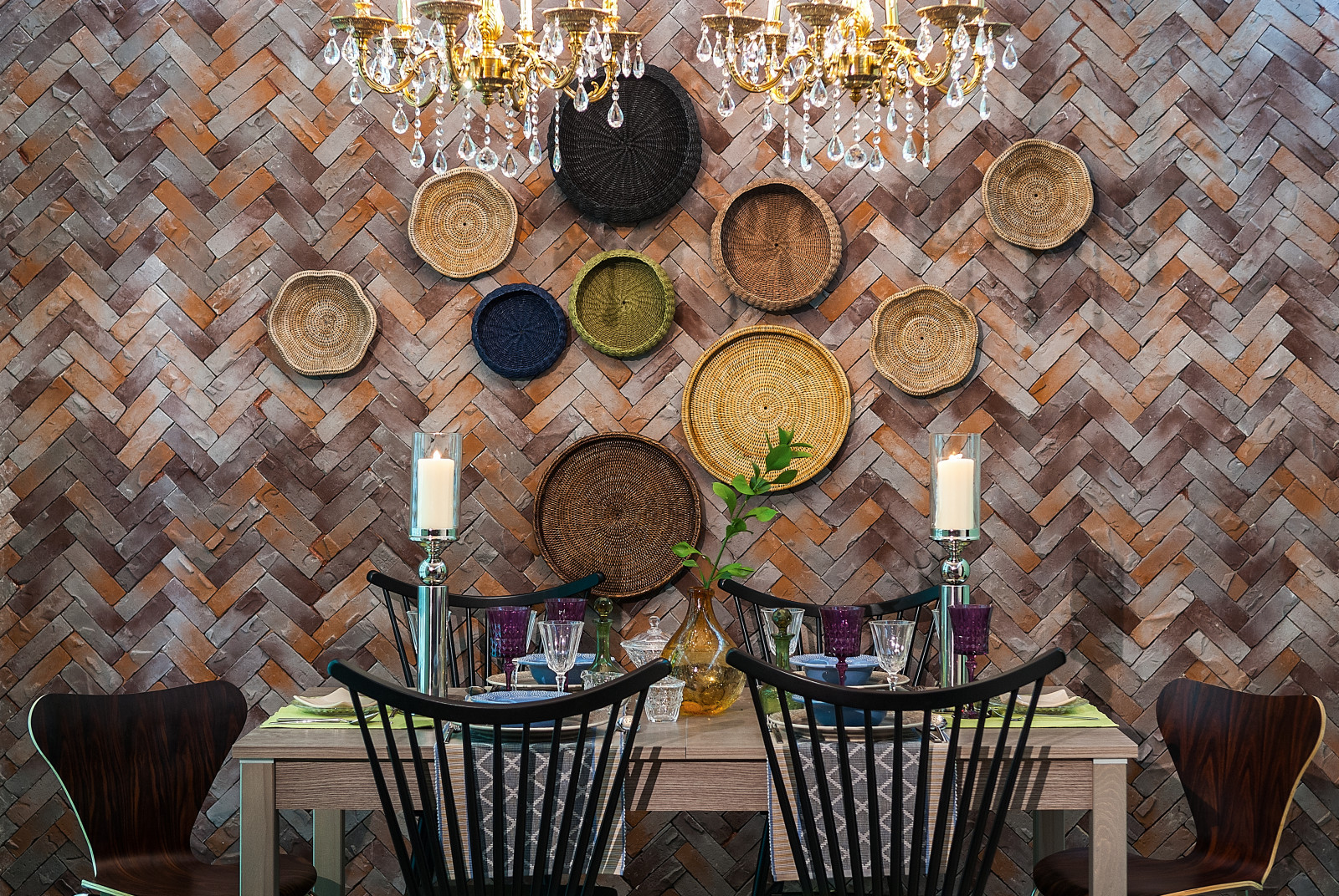 Яркие стены