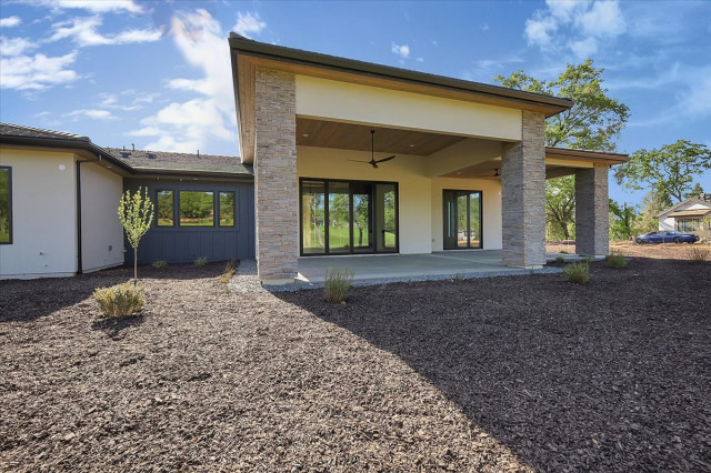 California Custom Luxury Modern Home on Darkhorse Golf Course in Auburn, CA contemporary
