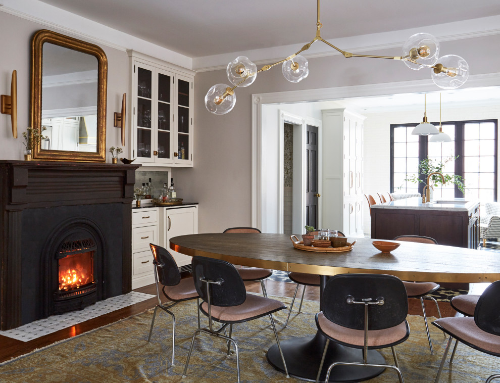 Inspiration for a transitional dining room remodel in Chicago