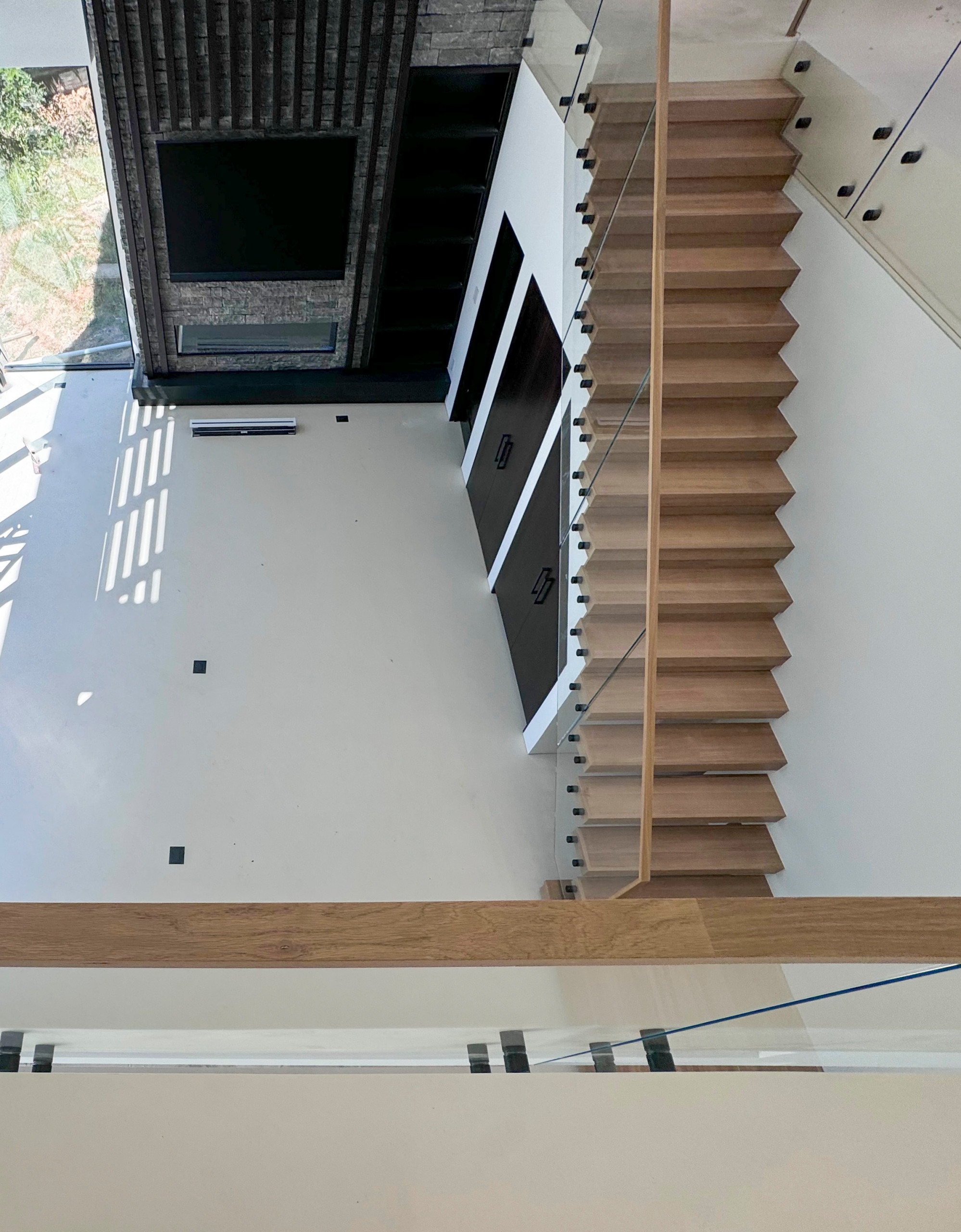 126_Visually Open and Light Contemporary Staircase, Mclean, VA 22102