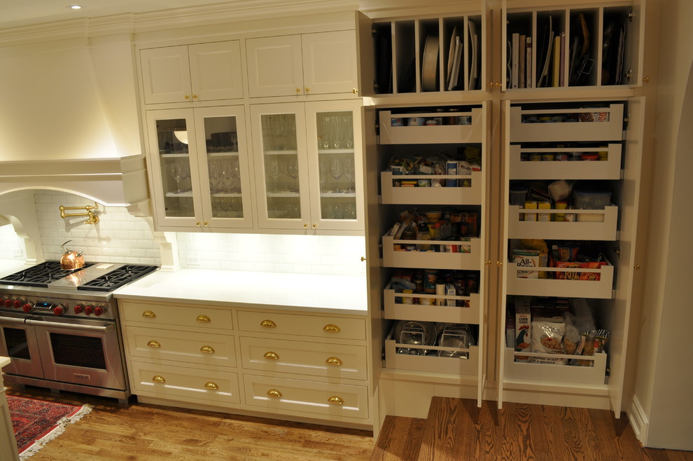 Inspiration for a transitional kitchen remodel in Toronto