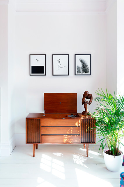 Surrey Ecclectic Home eclectic-living-room