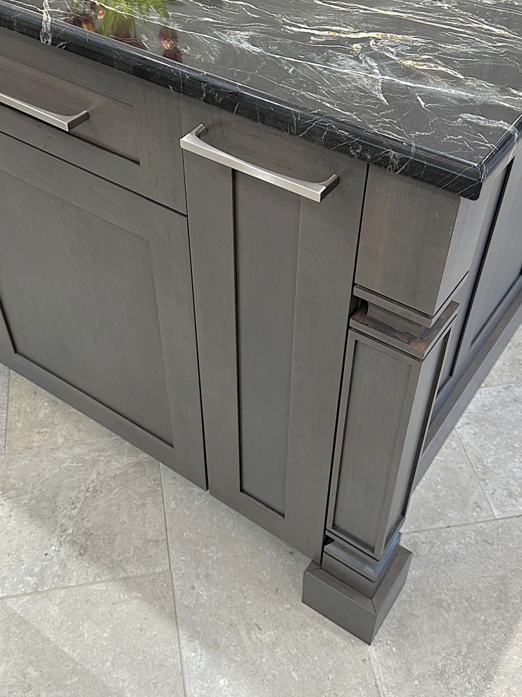 Cutting Boards & Trays Pullout - Closed
