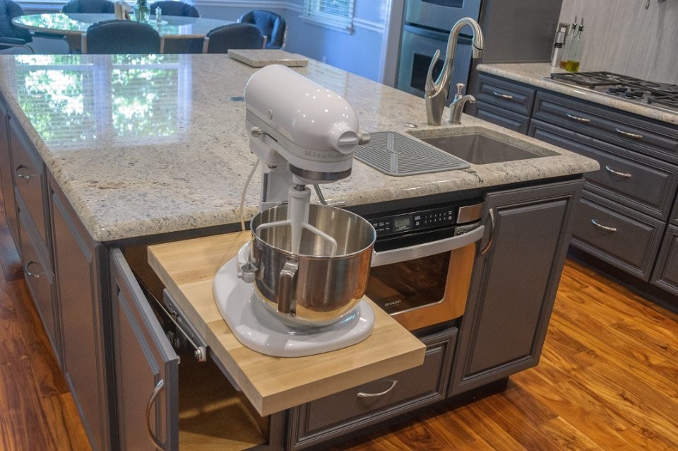 Kitchen - transitional kitchen idea