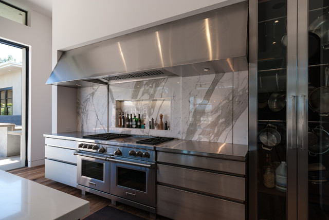 3 Steps Residence contemporary-kitchen
