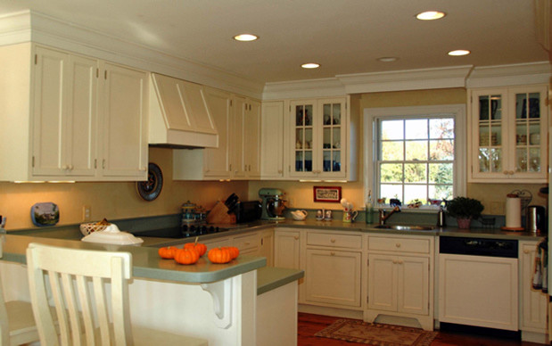 Design ideas for a transitional kitchen in Baltimore.