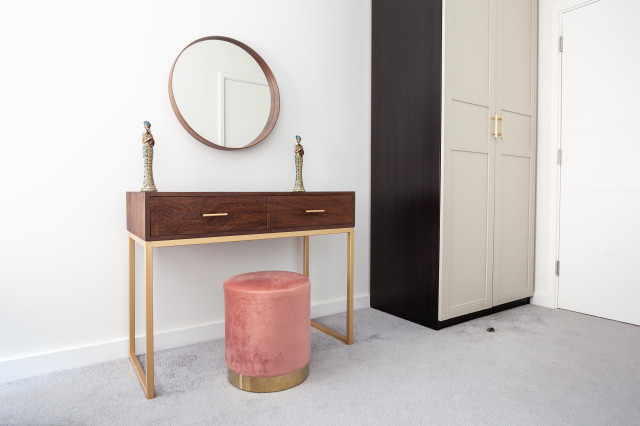 Dressing Area modern-bedroom