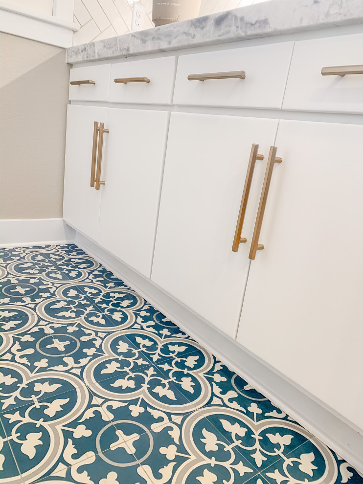Inspiration for a transitional home design remodel in Denver