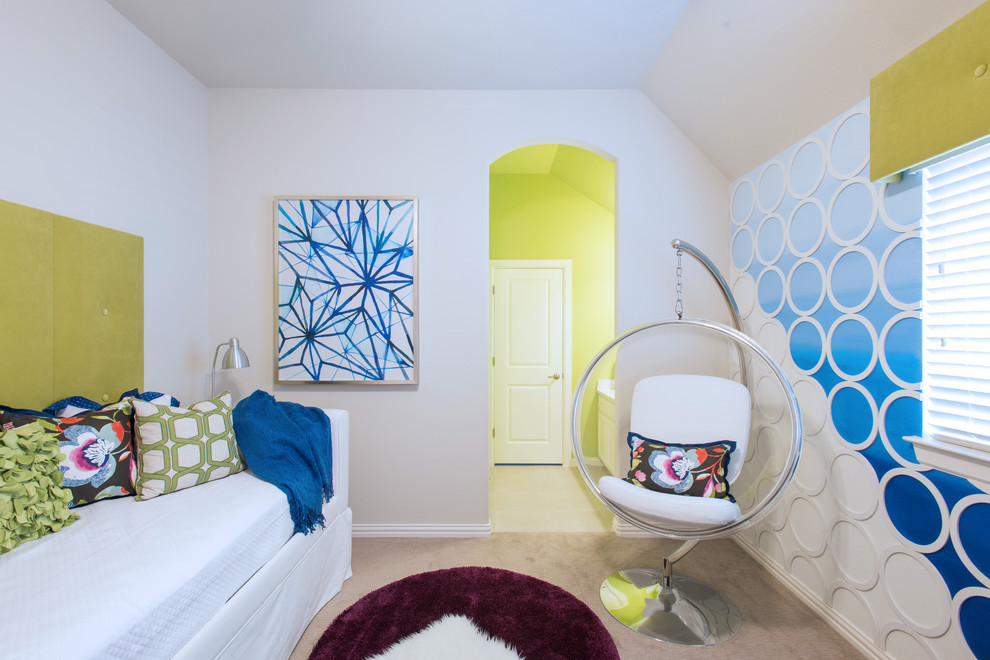 Small transitional kids' room in Dallas with carpet and multi-coloured walls for girls.
