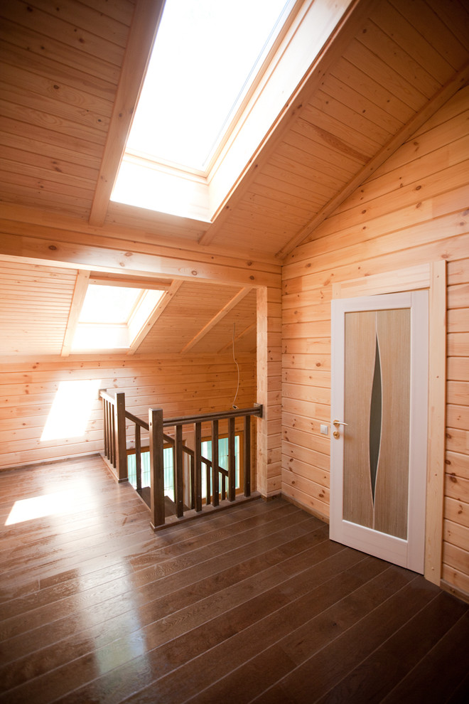 Лестница в доме из клееного бруса