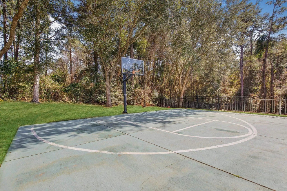 Augusta Court