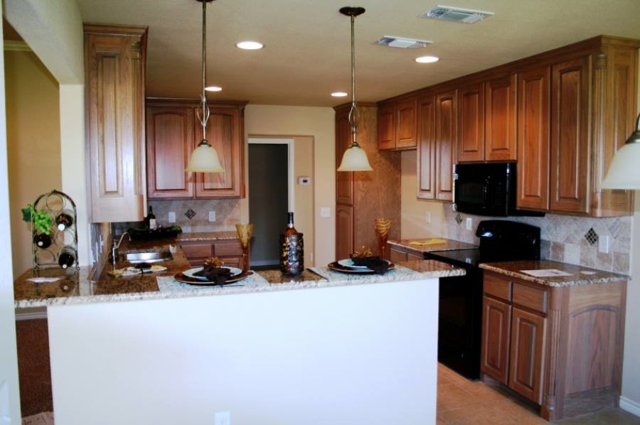Kitchen - kitchen idea in Austin