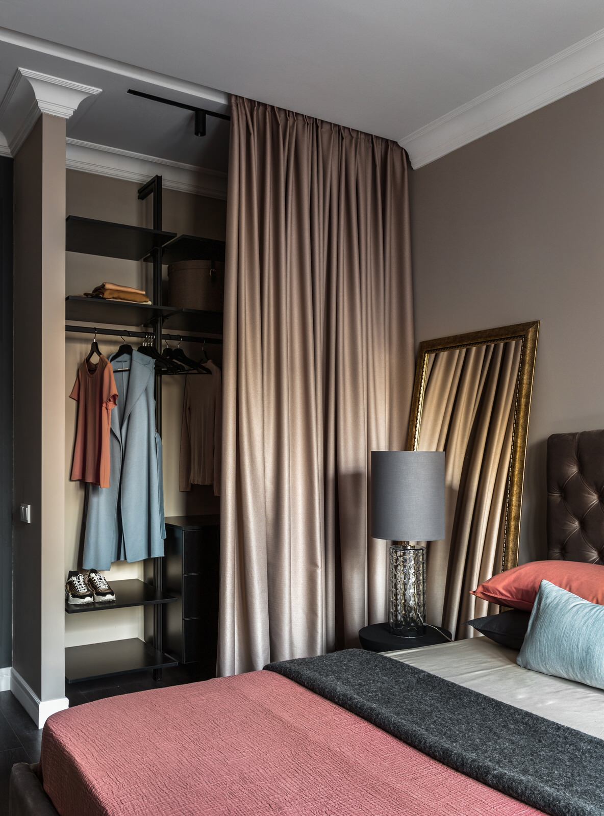 Квартира в старом жилом фонде в центре Москвы.