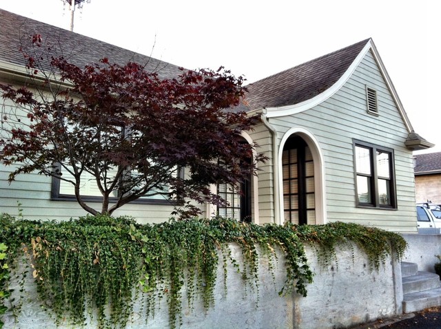 194039;s Bungalow  Traditional  Exterior  Portland  by Aloha Home 