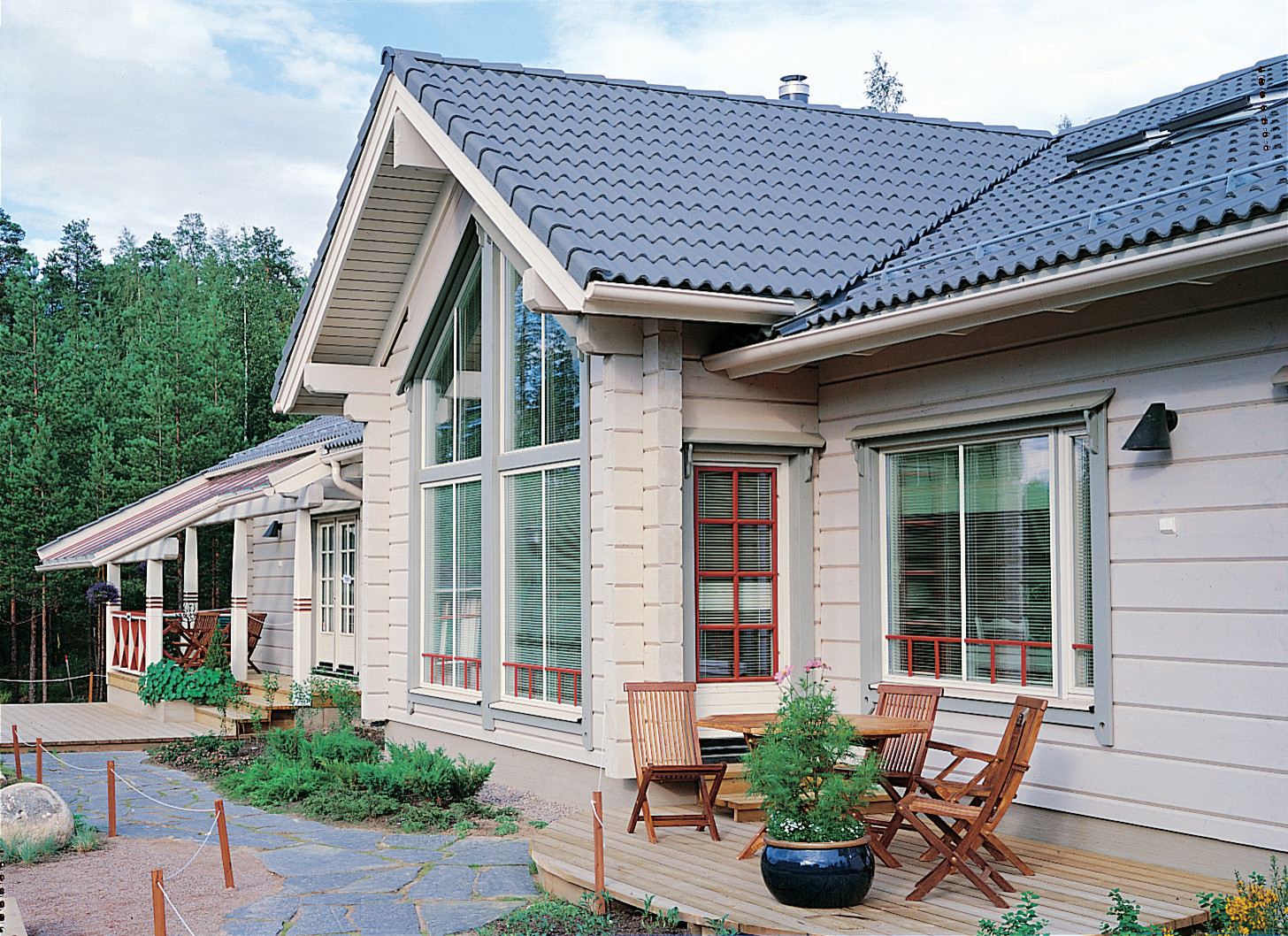 Продукция Tikkurila для наружных работ