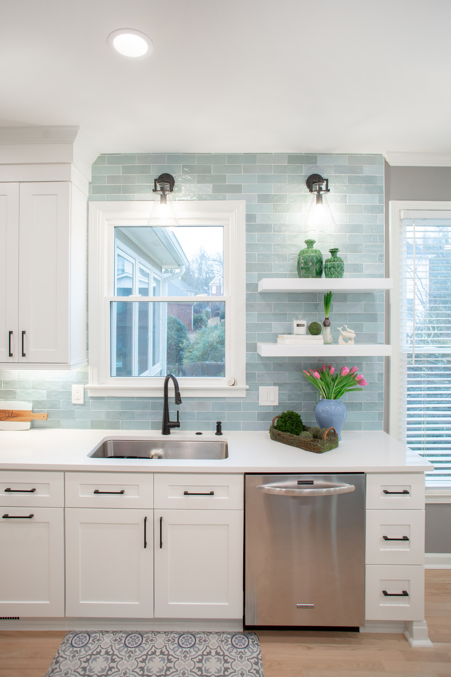 MARIETTA white coastal kitchen