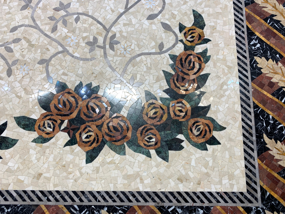 Ковер из мрамора с букетом из полудрагоценных камней