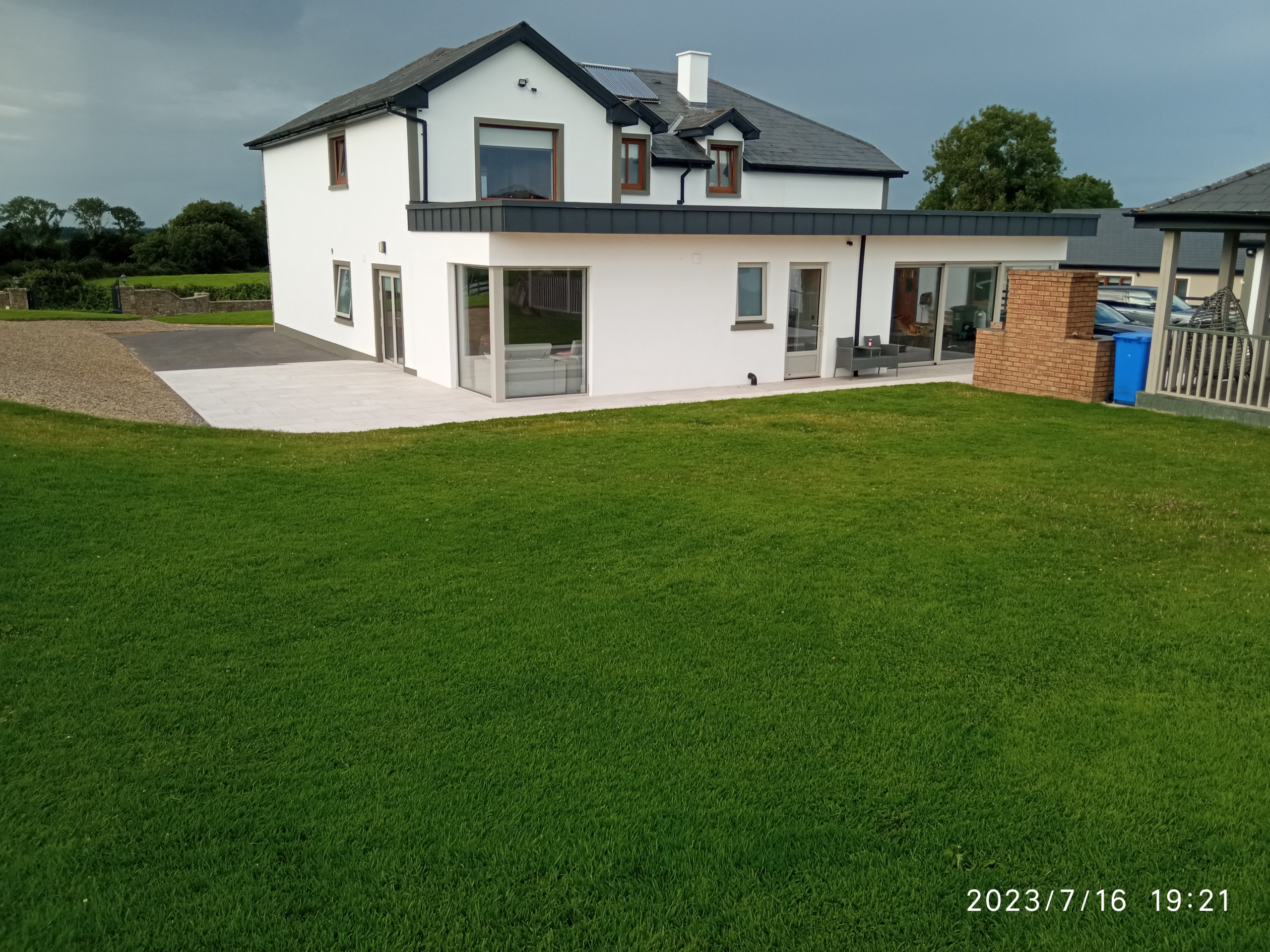 Rear compliant extension