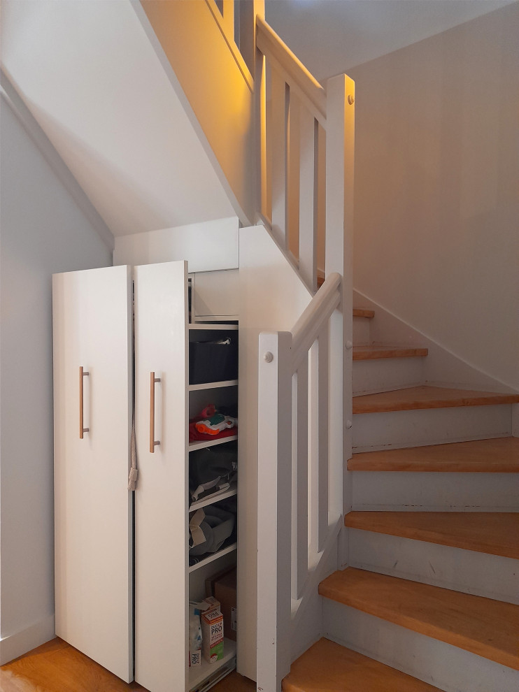 Rangements sur mesure sous l'escalier - Staircase - Paris - by Cécile ...