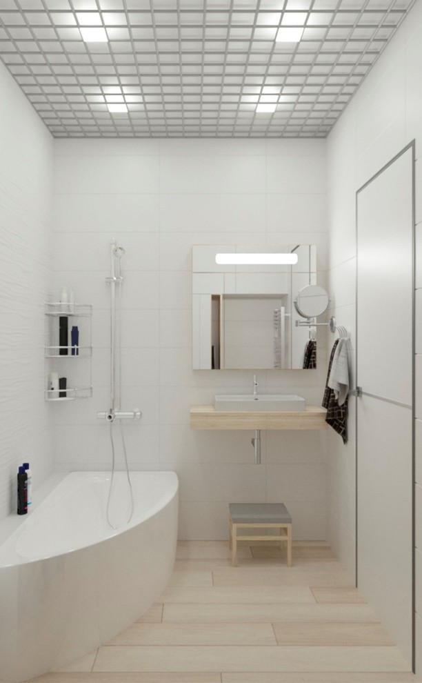 Ванная комната в светлых тонах.