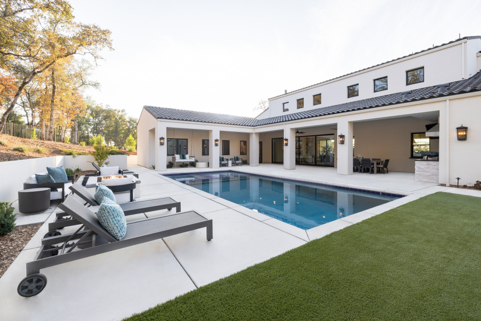 GREENVIEW CUSTOM BUILD Modern Pool Sacramento by House of