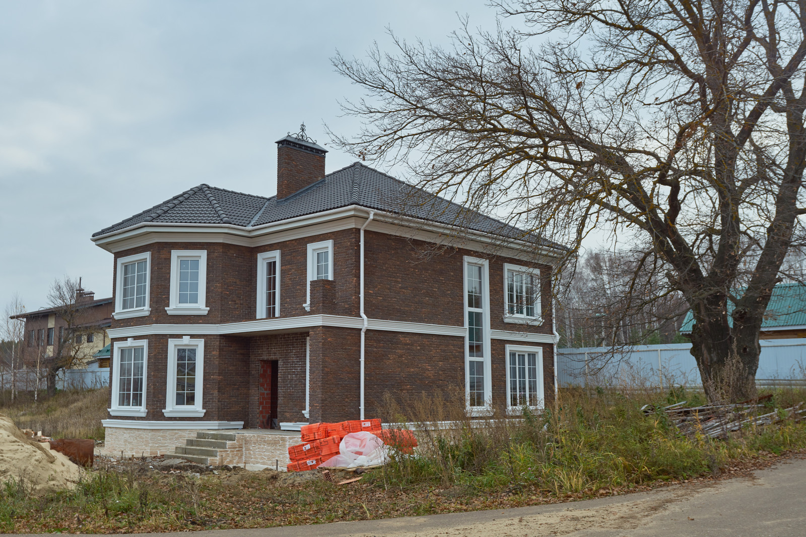 Дом в английском стиле. 290 м^2 г.Казань деревня Зимняя Горка.