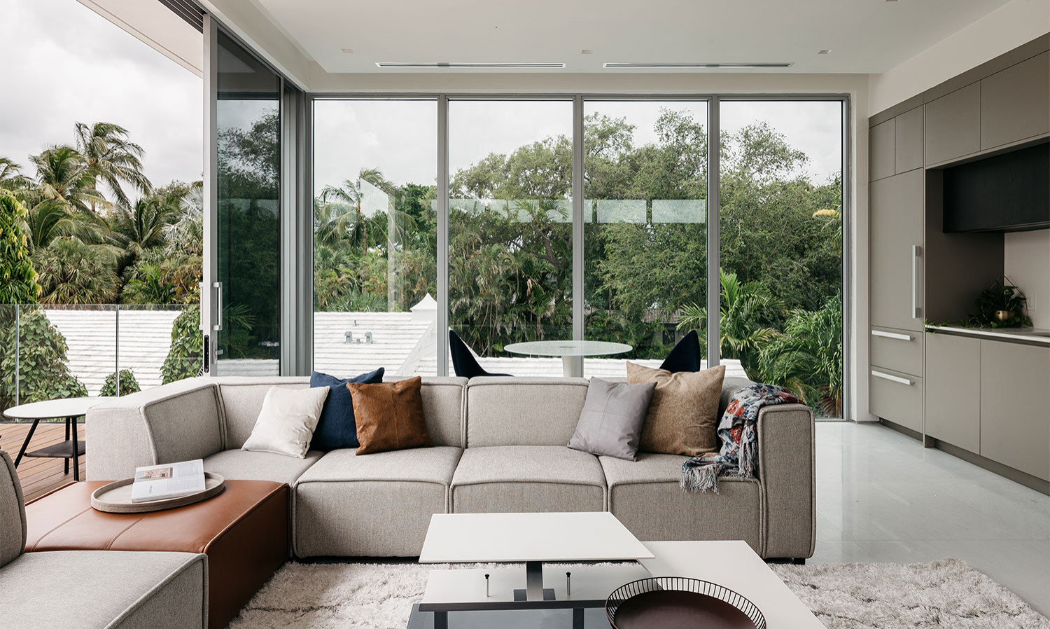 Интерьер в Майами с мебелью BoConcept