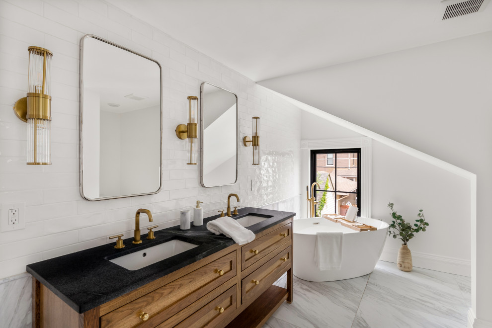 Example of a transitional bathroom design in Cincinnati