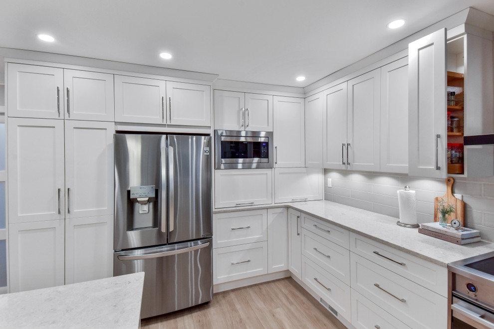 Inspiration for a transitional kitchen remodel in Vancouver