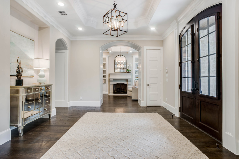 Inspiration for a timeless entryway remodel in Dallas