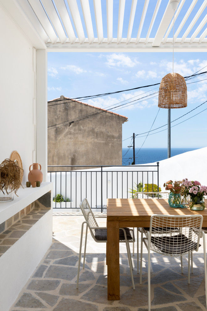 Photo of a mediterranean patio in Marseille.
